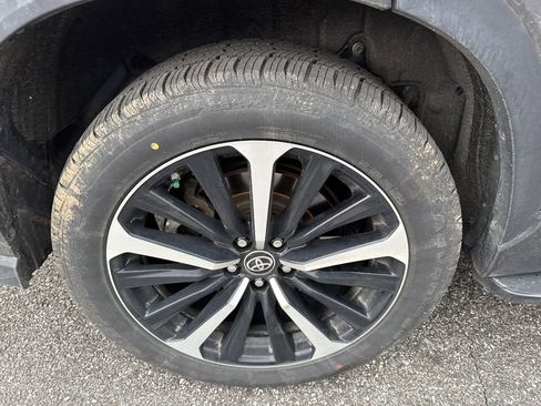 Used 2022 Toyota Highlander XSE image 9