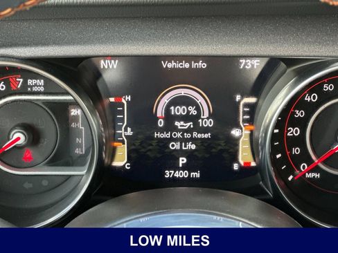 Used 2022 Jeep Gladiator Mojave AWD/4WD image 36