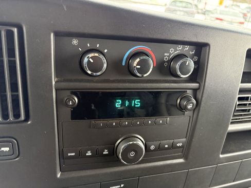 Used 2009 Chevrolet Express 2500 image 9