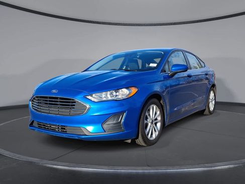 Used 2019 Ford Fusion SE image 1