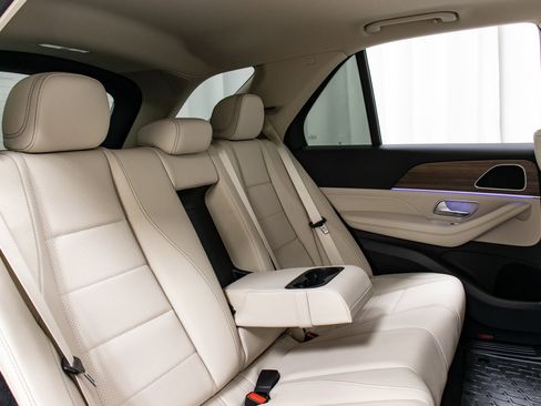 Used 2025 Mercedes-Benz GLE 350 4MATIC image 25