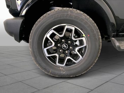 New 2025 Ford Bronco Outer Banks image 9