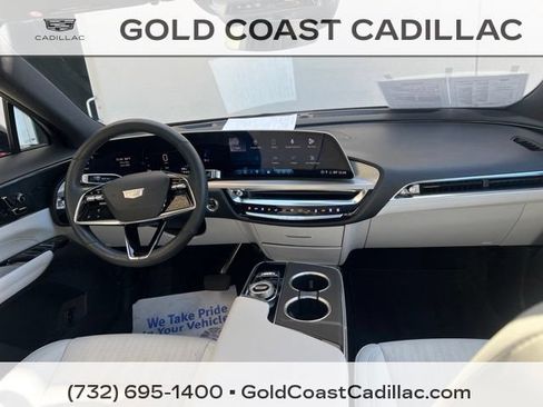 Used 2024 Cadillac Lyriq Sport RWD image 9