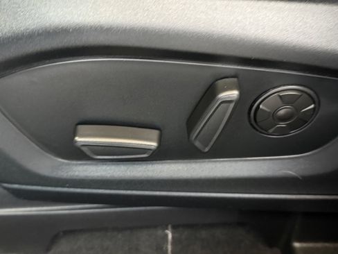 Used 2022 Ford Explorer Platinum w/ Equipment Group 601A AWD/4WD image 26