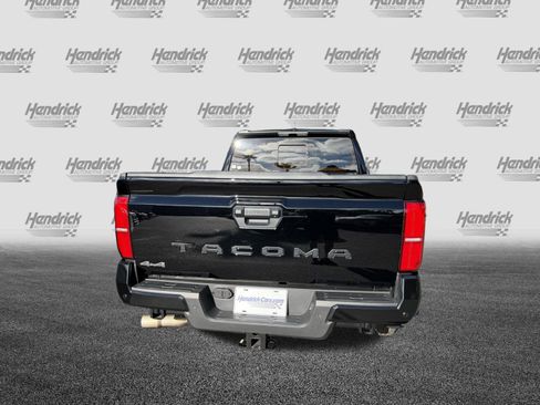 Used 2024 Toyota Tacoma SR5 AWD/4WD image 8