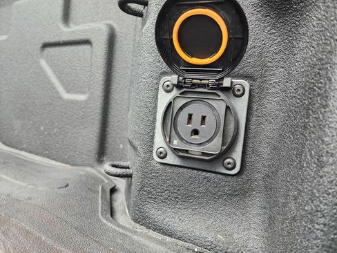 Used 2024 Chevrolet Silverado 3500 LT w/ Convenience Package image 30