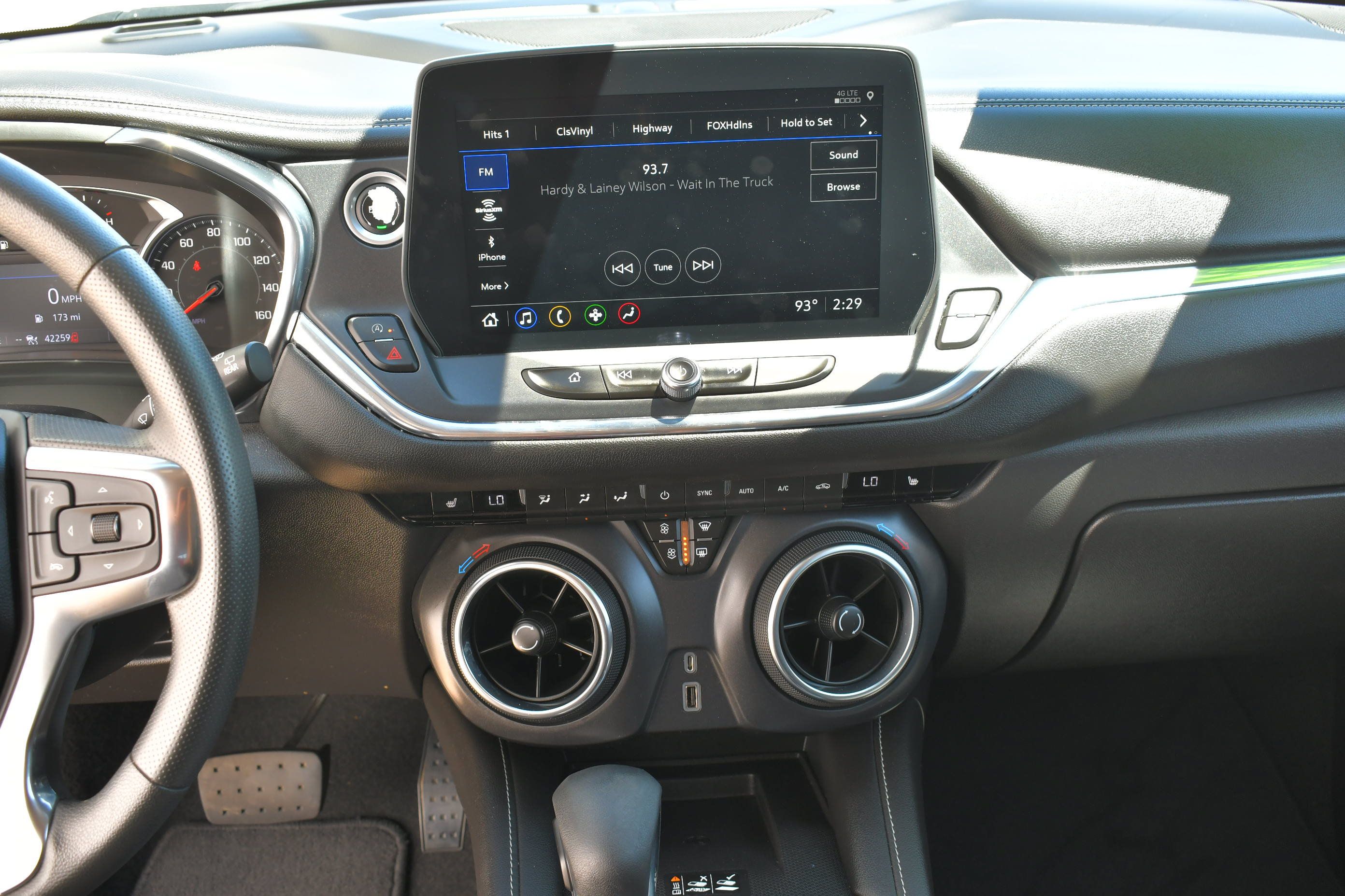 Used 2023 Chevrolet Blazer LT w/ Convenience Package FWD image 16