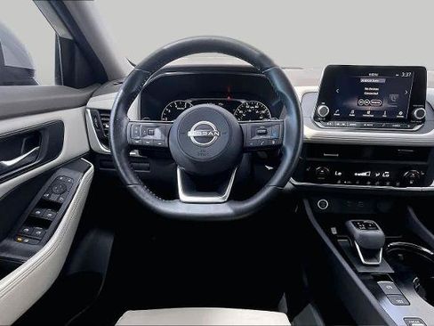 Certified 2023 Nissan Rogue SV w/ SV Premium B Package FWD image 6