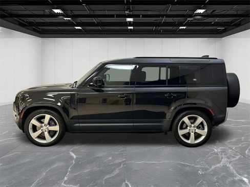 Used 2020 Land Rover Defender 110 First Edition image 2