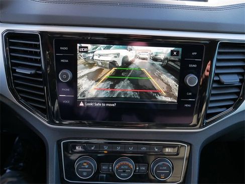 Used 2022 Volkswagen Atlas SE w/ Black Wheel Package image 33