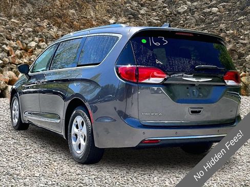 Used 2017 Chrysler Pacifica Touring-L Plus FWD image 10