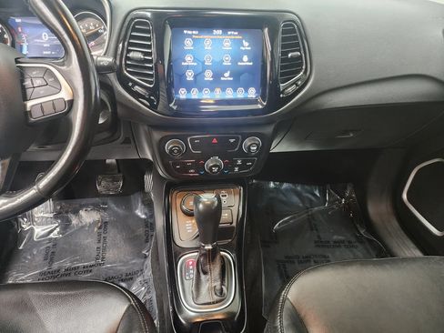 Used 2019 Jeep Compass Limited AWD/4WD image 17