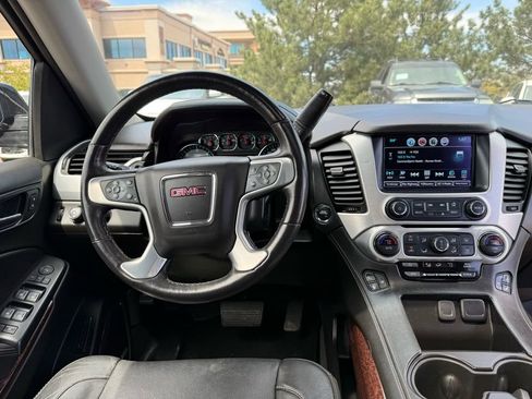 Used 2019 GMC Yukon XL SLT AWD/4WD image 25