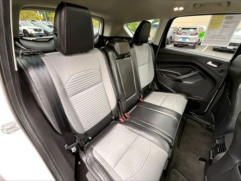 Used 2019 Ford Escape Titanium AWD/4WD image 16