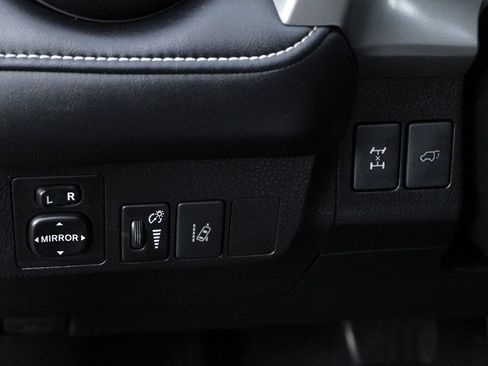 Used 2017 Toyota RAV4 Limited image 41