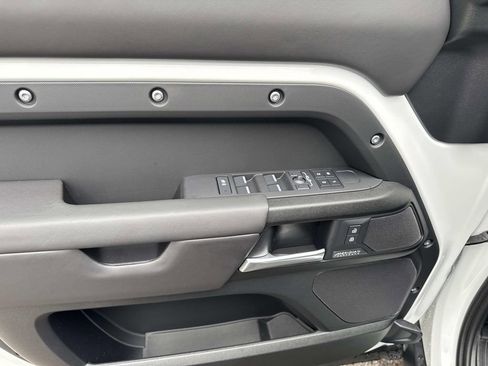 New 2026 Land Rover Defender 110 V8 AWD/4WD image 17