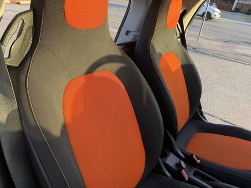 Used 2016 smart fortwo passion image 23