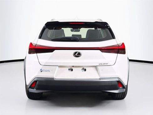 Used 2019 Lexus UX 200 FWD image 10