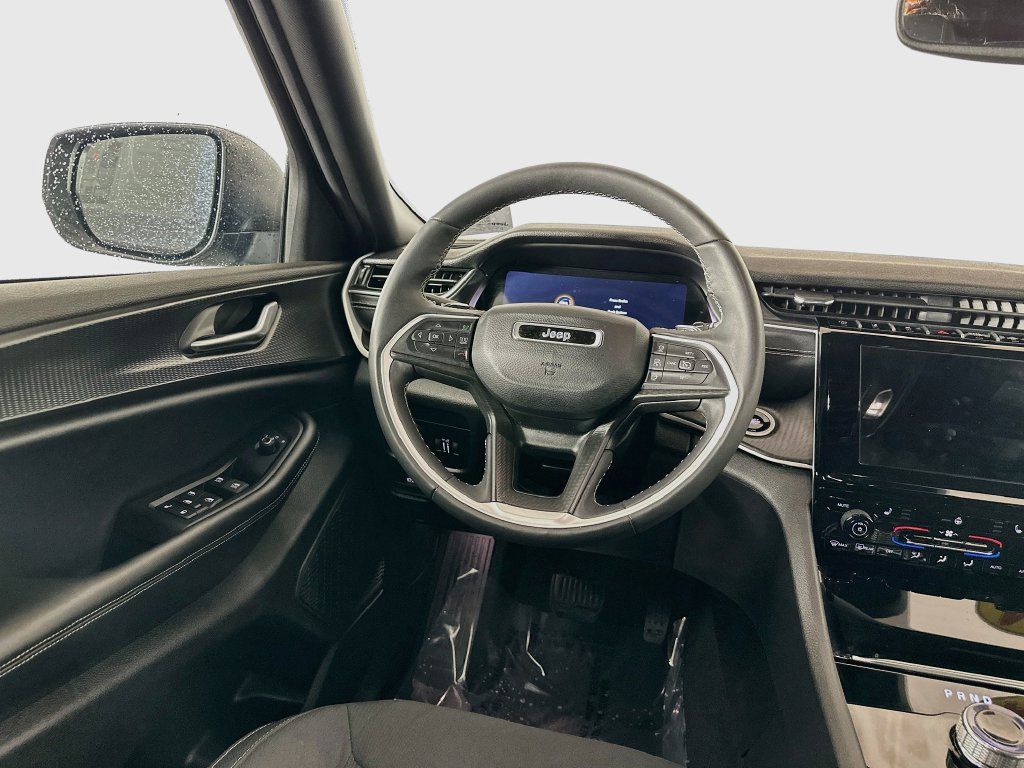 Certified 2024 Jeep Grand Cherokee Laredo X w/ Luxury Tech Group I AWD/4WD image 34