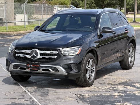 Used 2020 Mercedes-Benz GLC 300 w/ Premium Package image 5