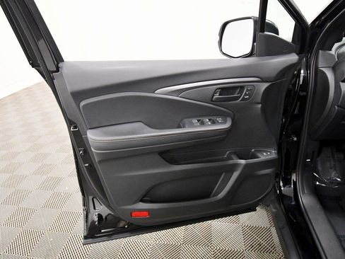 Certified 2023 Honda Passport TrailSport image 13