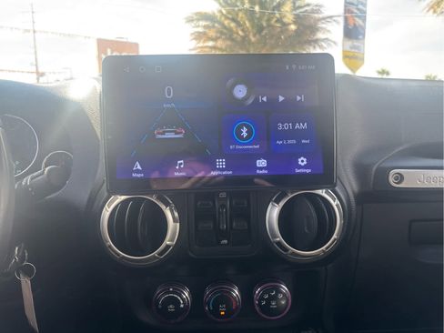 Used 2016 Jeep Wrangler Unlimited Sahara image 14