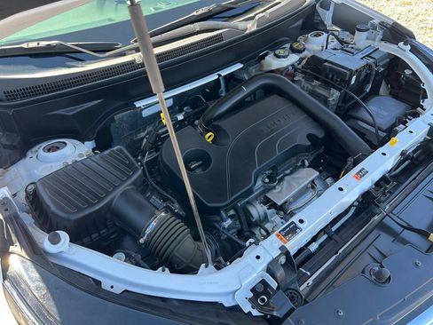 Used 2024 Chevrolet Equinox LS AWD/4WD image 44