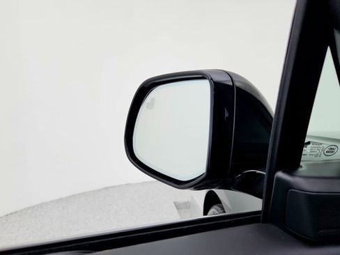 New 2025 Land Rover Range Rover Sport SE image 23