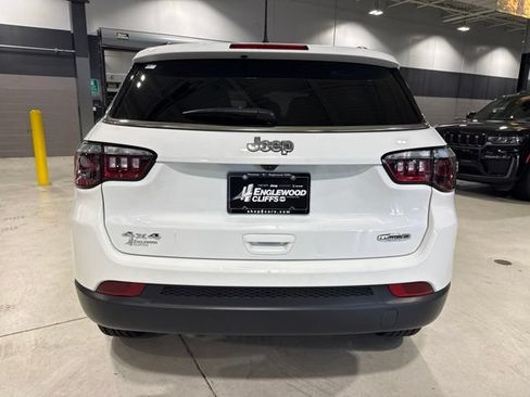 Used 2024 Jeep Compass Latitude AWD/4WD image 18