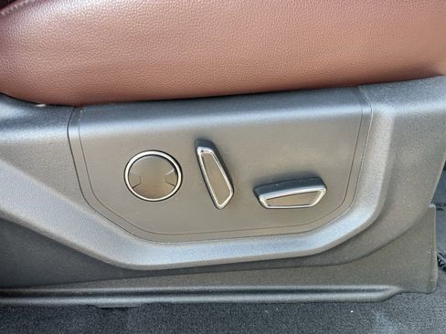 Used 2023 Ford Expedition Limited image 64