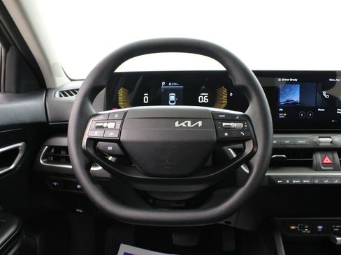 Used 2025 Kia K4 FWD image 21