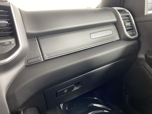 Used 2022 RAM 1500 Big Horn AWD/4WD image 32
