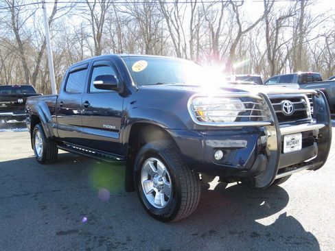 Used 2013 Toyota Tacoma 4x4 Double Cab w/ TRD Sport Pkg image 3
