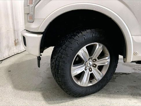 Used 2017 Ford F150 Platinum w/ Equipment Group 701A Luxury AWD/4WD image 20