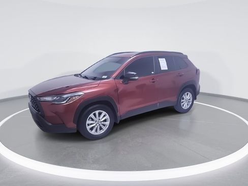 Used 2025 Toyota Corolla Cross LE w/ Moonroof Package image 6