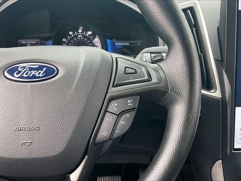 Used 2024 Ford Edge SE w/ Black Appearance Package image 24