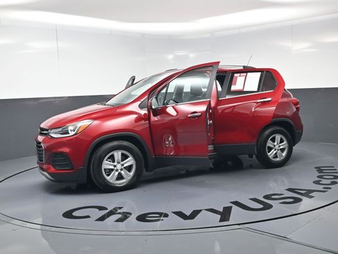 Used 2020 Chevrolet Trax LT w/ Driver Confidence Package image 21