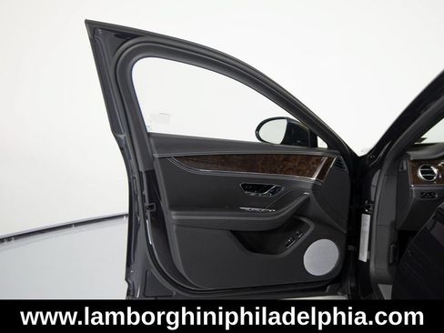 Used 2024 Bentley Flying Spur V8 AWD/4WD image 12