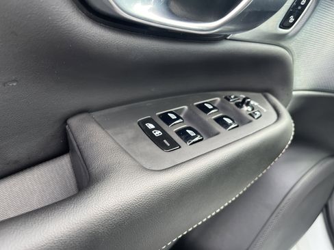 Certified 2023 Volvo XC90 B6 Ultimate w/ Lounge Package image 8