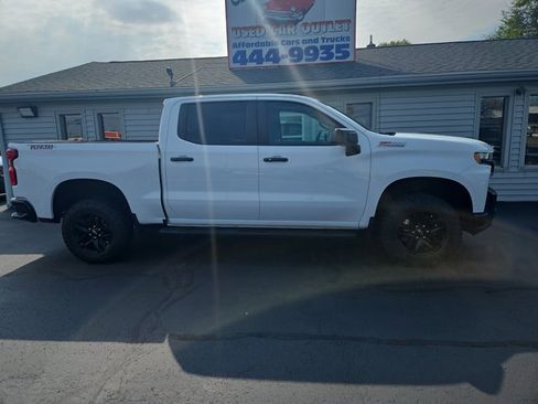 Used 2022 Chevrolet Silverado 1500 LT Trail Boss w/ Convenience Package II image 2