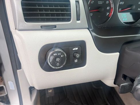 Used 2009 Chevrolet Impala SS w/ Convenience Package FWD image 35