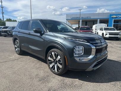 Used 2025 Mitsubishi Outlander SE