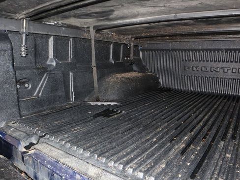 Used 2022 Nissan Frontier SV image 17