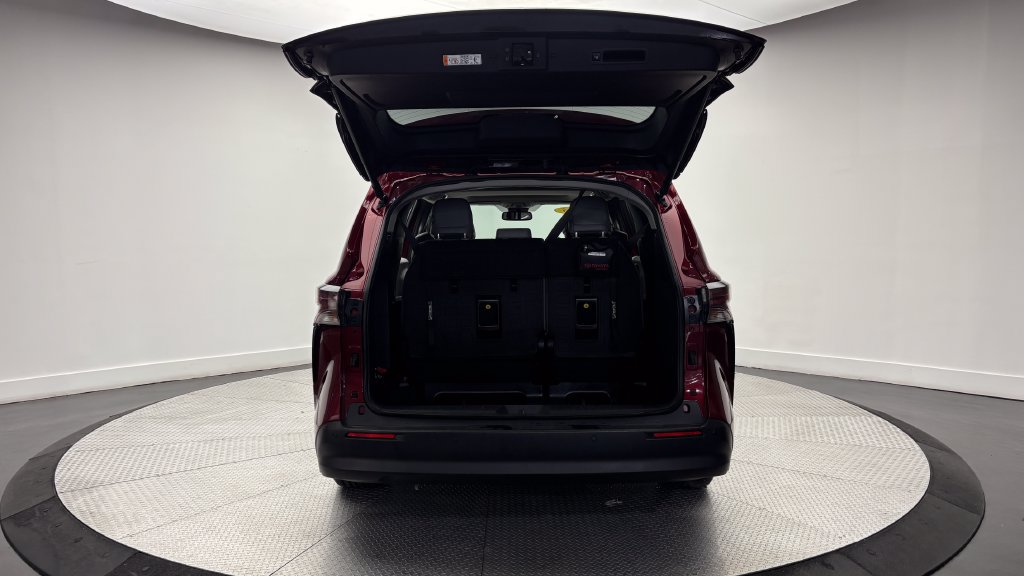 Certified 2025 Toyota Sienna XLE w/ XLE Plus Package AWD/4WD image 41