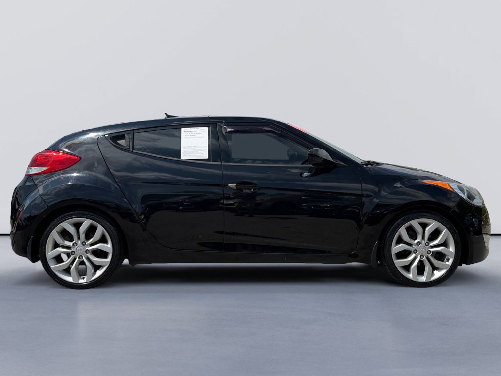 Used 2012 Hyundai Veloster w/ Style Pkg FWD image 2