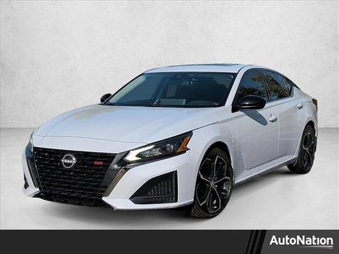 Used 2023 Nissan Altima 2.5 SR w/ SR Premium Package FWD image 1