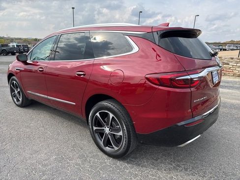 Used 2020 Buick Enclave Essence w/ Sport Touring Edition image 8