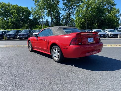 Used 2004 Ford Mustang Convertible RWD image 5