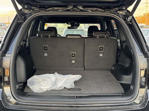 New 2025 Jeep Grand Cherokee Altitude image 16