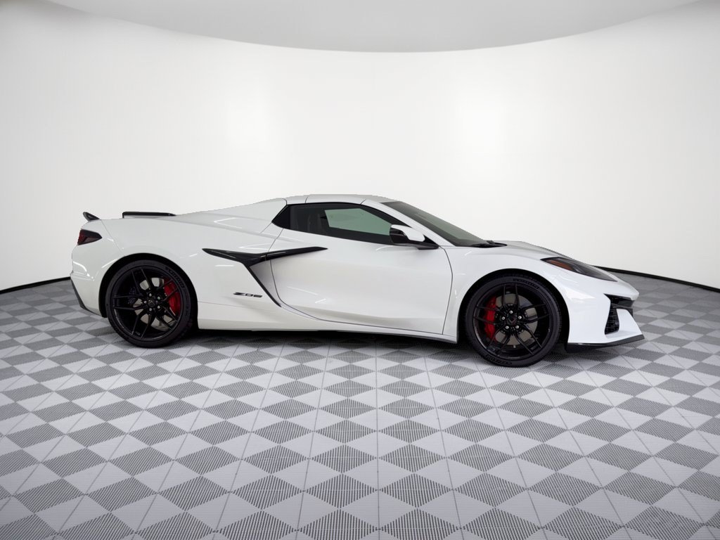 Used 2026 Chevrolet Corvette Z06 RWD image 8